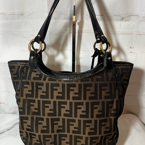 GUC Fendi Canvas Zucca Chef's Tote - Picture 2 of 15
